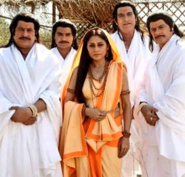 'মহাভারত' শোতে কাজ করা অনেক অভিনেতাই বিখ্যাত হয়েছিলেন। এতে দ্রৌপদীর ভূমিকায় অভিনয় করেছিলেন রূপা গঙ্গোপাধ্যায়, যা সকলের কাছে বেশ প্রশংসিত হয়েছিল। কিন্তু আপনি কি জানেন যে এই ভূমিকা আগে অন্য অভিনেত্রীকে দেওয়া হয়েছিল? 