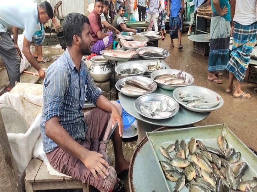 এই বাজার মঙ্গলবার বন্ধ থাকে। অন্যান্য দিনে, এটি সকাল ১১:০০ থেকে রাত ৮:০০ পর্যন্ত খোলা থাকে। এই বাজারে পাইকারি ফল, শাকসবজি এবং হাঁস -মুরগি থেকে শুরু করে কাপড়, পোশাকের সামগ্রী, খেলনা, গয়না এমনকি পোষ্য প্রাণীর দোকান পর্যন্ত রয়েছে। কিন্তু মাছের জন্য এই বাজার বিখ্যাত। 
