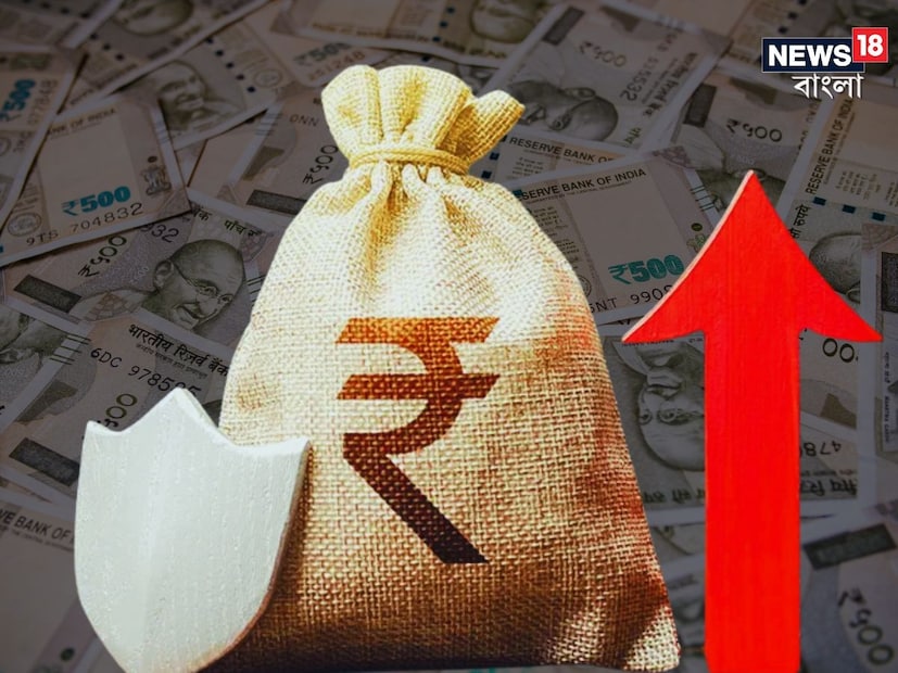 এবার ICICI Bank-এর এই সুদের হারে সাধারণ গ্রাহকরা যদি এই ব্যাঙ্কে ২৭০ দিনের জন্য ২,৭০,০০০ টাকার ফিক্সড ডিপোজিট করেন, তাহলে ক্যালকুলেটর অনুযায়ী ম্যাচিউরিটির সময়ে পাওয়া যেতে পারে মোট ২,৮১,৮১২ টাকা।