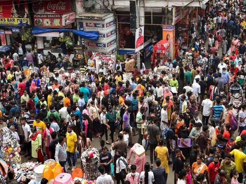 ২০১১ সালের সেন্সাস অনুযায়ী, পশ্চিমবঙ্গের সবকটি জেলার মধ‍্যে উত্তর ২৪ পরগনার সবথেকে বেশি জনবহুল। উত্তর ২৪ পরগনার জনসংখ‍্যা ১০,০০৯,৭৮১।