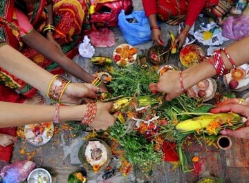 স্বামীর আয় দ্বিগুণ,সিঁথির সিঁদুর উজ্জ্বল,বিবাহিত মহিলাদের হরতালিকা তীজের নিয়ম