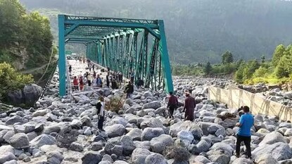 বহু রাস্তা বন্ধ হিমাচলে। বহু রাস্তা বন্ধ হিমাচলে।