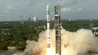 অন্ধ্রপ্রদেশের শ্রীহরিকোটার সতীশ ধাওয়ান স্পেস সেন্টারের প্রথম লঞ্চ প্যাড থেকে এর সফল উৎক্ষেপণ হয়৷ (Image: ISRO) অন্ধ্রপ্রদেশের শ্রীহরিকোটার সতীশ ধাওয়ান স্পেস সেন্টারের প্রথম লঞ্চ প্যাড থেকে এর সফল উৎক্ষেপণ হয়৷ (Image: ISRO)