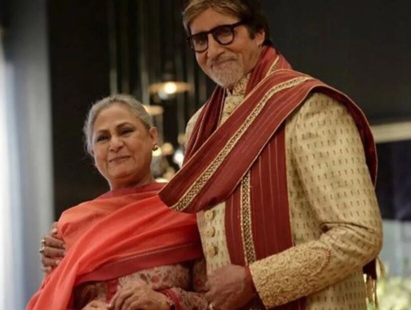 আপাতত বচ্চন পরিবারে চলছে অশান্তি৷ বাড়ির ছেলে ও বৌমা অভিষেক ও ঐশ্বর্যর ঘর ভাঙাছে ভাঙছে করছে৷ মেয়েকে নিয়ে ঐশ্বর্য একা থাকছেন, এমনই গুঞ্জন৷ এই ঘটনার পর থেকেই একে একে বচ্চন পরিবারের বহু গোপন তথ্য বাইরে আসতে শুরু করেছে৷ যাতে দর্শকরা অবাক হয়েছেন অবশ্যই৷ 