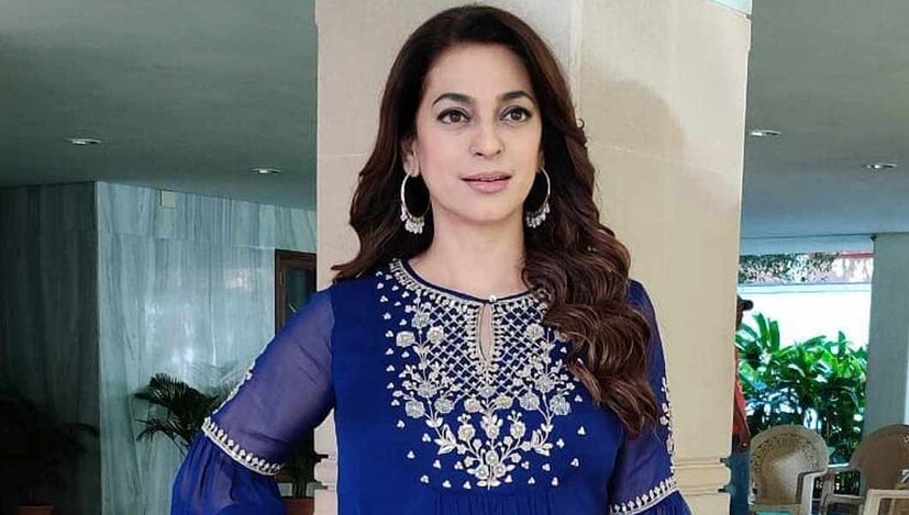 আরও বলেন, 'কী করব তা নিয়ে খুব দ্বিধায় ছিলাম। তখন কোনটা ঠিক আর কোনটা বেঠিক সেটা আমার খুব একটা বোঝাপড়া ছিল না। তাই তিনি আমাকে সঠিক পথ দেখিয়েছেন এবং সঠিক পরামর্শ দিয়েছেন।