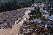 ঝড়-বৃষ্টির মধ্যে আটঘণ্টার দুঃসাহসিক অভিযান, কেরলে রক্ষা পেল চার শিশুর প্রাণ