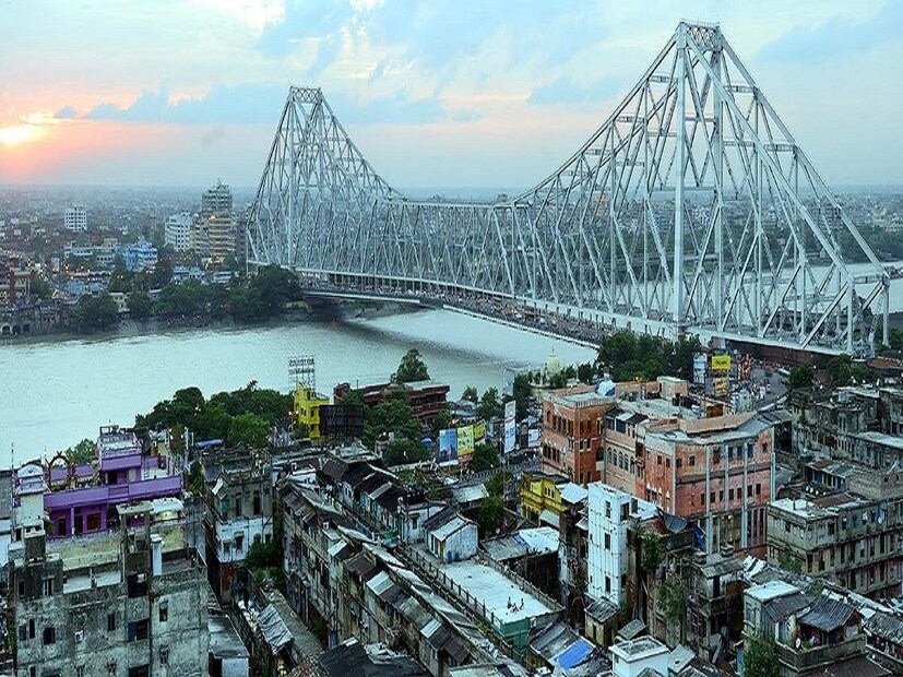 ভূতত্ত্ববিদরা পরামর্শ দিচ্ছেন, মাটির তলার যে অংশগুলি সমুদ্রের সঙ্গে সংযুক্ত, তার গভীরতা আমাদের উপকূলে প্রায় ৮৬ মিটার পর্যন্ত। এই ৮৬ মিটার গভীরতা সম্পন্ন এলাকাকে মাটির নিচ দিয়ে ব্যারিকেড করে দিতে হবে। যাতে সমুদ্রের জল মাটির ক্ষয় করতে না পারে। তাছাড়া দূষণ রুখে দেওয়াটাও অত্যন্ত জরুরি। দূষণ কমিয়ে আরও ৮০ বছর যদি চালানো যায়, তবে বিষয়টি রোধ করা সম্ভব।
