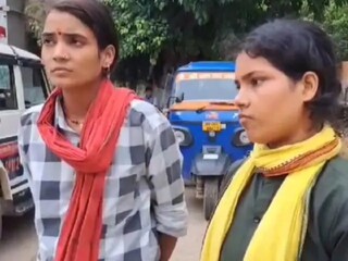 ৭ বছরের গোপন প্রেম! সংসার ছেড়ে পালিয়ে বিয়ে করেছেন দুই নারী