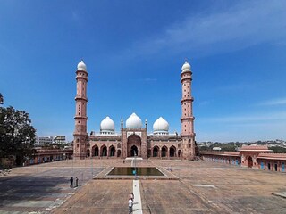 এই সেই ঐতিহাসিক স্থাপত্য