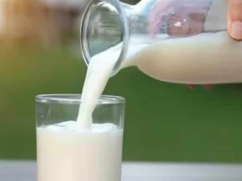 অনেক সময় দেখা যায় নখের চারপাশের চামড়া উঠে যায়৷ তা হলে বুঝবেন বায়োটিনের অভাব রয়েছে৷ সেক্ষেত্রে প্রতিদিন খাদ্যতালিকায় ডিম, দুধ ও দুগ্ধজাত খাবার রাখুন৷