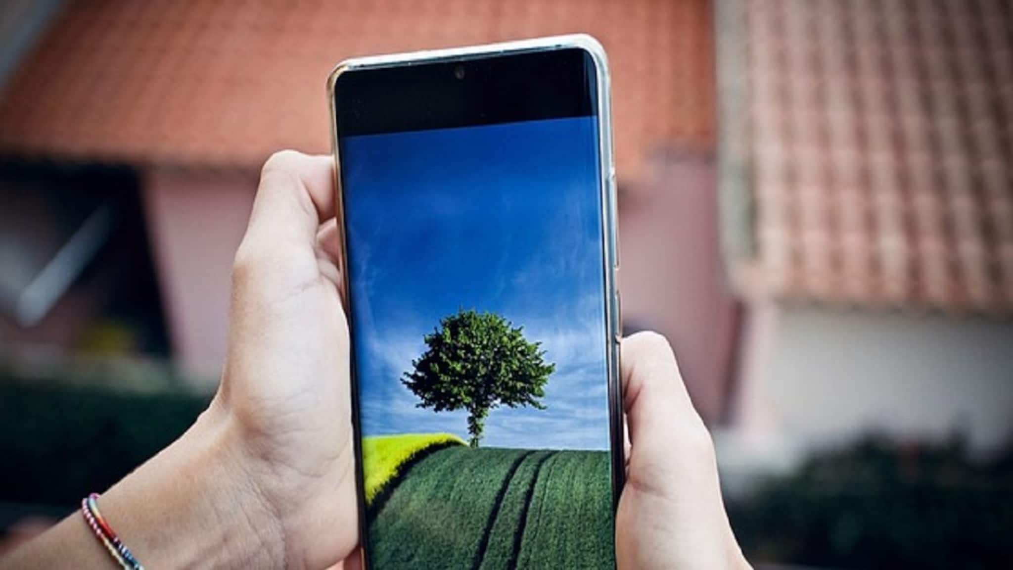 Smartphone Using Tips: বারবার স্লো হয়ে যায়, হ্যাং করে? স্মার্টফোনের সমস্যা মেটান এক নিমেষে, রইল ৬টি টিপস