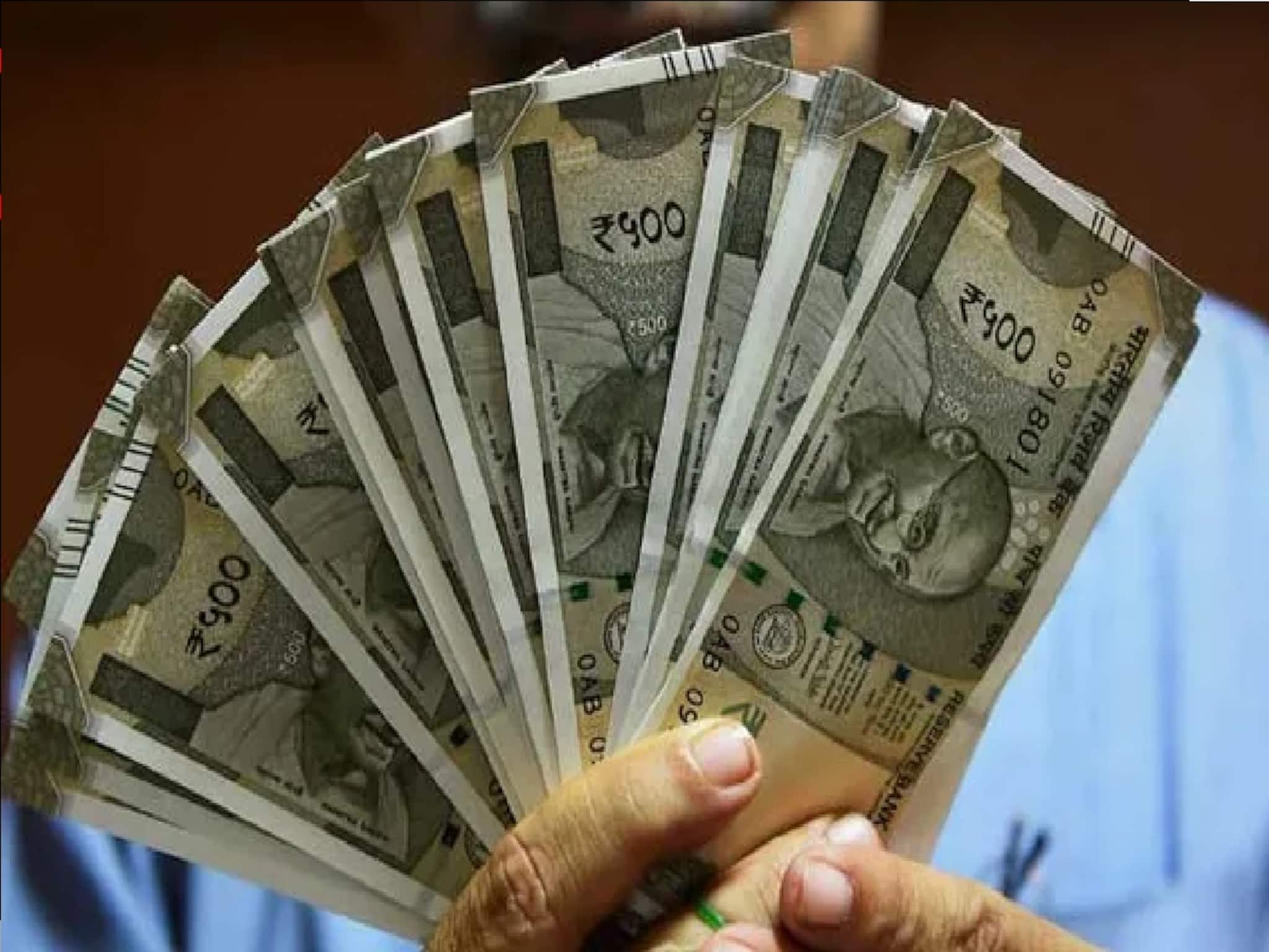 বিকল্প আয়ের সন্ধান! খুলছে মহিলাদের উপার্জনের নতুন দিশা, কী জানুন এক ক্লিকে