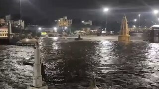 বিকেলে বিখ্যাত দুতন্ড্যা মূর্তির কোমর পর্যন্ত জল পৌঁছে গিয়েছিল৷ (Image: ANI)