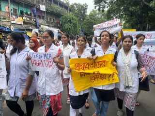 শাস্তির দাবি ও নিজেদের নিরাপত্তার দাবি তুলে আরজি কর হাসপাতালে সরব নার্সিং পড়ুয়ারা।