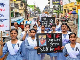 পরিষেবা চালু হোক! নিরাপত্তা নিশ্চিত করে আন্দোলনরত ডাক্তারদেরকে আর্জি কেন্দ্রের 