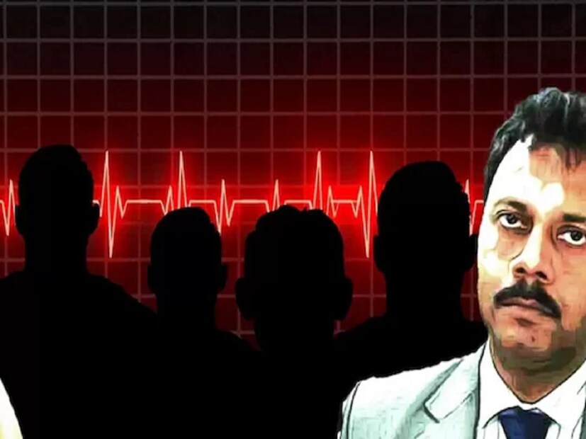 এরই পাশাপাশি সন্দীপের বিরুদ্ধে হাইকোর্টের নির্দেশে তদন্ত শুরু করে সিবিআই-এর অ্যান্টি কোরাপশন ব্রাঞ্চ। কারণ দেবল ঘোষের অভিযোগের ভিত্তিতে টালায় একটি মামলা রুজু হয়। অন্যদিকে রাজ্য সরকারও সিট গঠন করে তদন্ত শুরু করে এই সন্দীপের বিরুদ্ধে। কিন্তু এরইমধ্যে হাইকোর্ট মামলাটি দিয়ে দেয় সিবিআই-এর অ্যান্টি করাপশন ব্রাঞ্চকে।