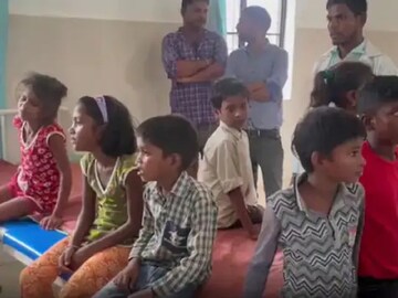শিশুদের দেখতে চিকিৎসাকেন্দ্রে পৌঁছান সাব-ডিস্ট্রিক্ট ম্যাজিস্ট্রেট