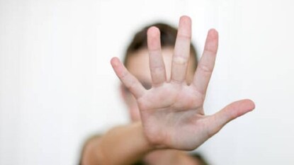 কিন্তু ডেলিভারি ব্যক্তিটি পৌঁছে, তাঁর সঙ্গে নানারকম অশালীন কথা বলতে শুরু করে৷ (Pic credit: Getty Images) কিন্তু ডেলিভারি ব্যক্তিটি পৌঁছে, তাঁর সঙ্গে নানারকম অশালীন কথা বলতে শুরু করে৷ (Pic credit: Getty Images)