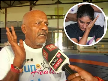 রাতারাতি ওজন বেড়ে যেতে পারে? ভিনেশের সঙ্গে কী হয়েছিল, বোঝালেন কুস্তি কোচ