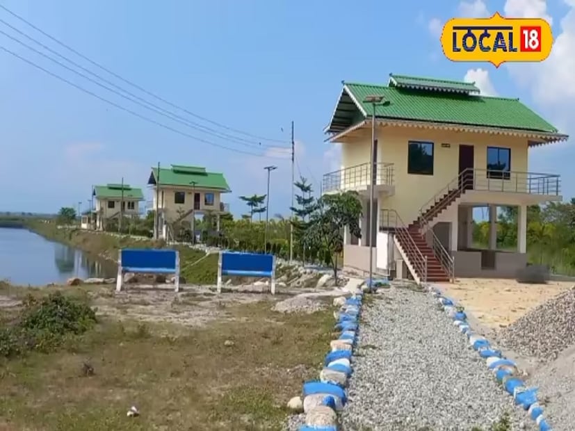 আর এই সব কিছুই মিলতে পারে জলপাইগুড়ির ডুয়ার্সংলগ্ন আনন্দমঠে। এখানে এলেই পেয়ে যাবেন তিস্তার প্রাকৃতিক সৌন্দর্য, ঘন জঙ্গলের রোমাঞ্চ, গা ছমছমে ঐতিহাসিক কাহিনী, ঐতিহ্য আর ঐতিহাসিক গল্পের ছোঁয়া। 