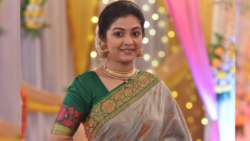 এই ধারাবাহিকের নায়িকা আলো ওরফে আলোলিকা সিংহ রায় বিখ্যাত সংবাদপত্র ‘সূর্যোদয়’ পত্রিকার সর্বেসর্বা উদয়ন সিংহ রায়ের পূত্রবধূ। সুপ্রতিষ্ঠিত ব্যাংকের প্রধান কর্মকর্তা রুদ্র সিংহ রায়ের স্ত্রী। 