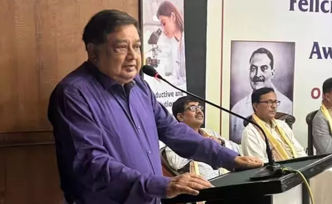 সূত্রের খবর, আরজি করের প্রাক্তন অধ্যক্ষ সন্দীপ ঘোষ ঘনিষ্ঠ সুদীপ্ত রায়ের বাড়িতে এবার পৌঁছল ইডি। কিছু দিন আগে সিবিআই এর টিম গিয়েছিল এই সুদীপ্তর বাড়ি। এবার পৌঁছল ইডি। ইডির তদন্তকারী আধিকারিকদের সঙ্গে রয়েছে কেন্দ্রীয় বাহিনী।