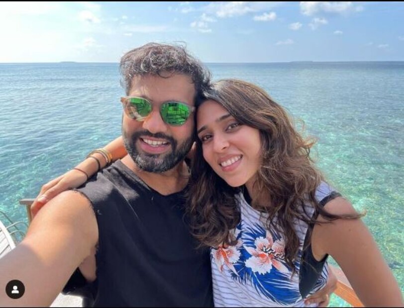 অনেকদিন আগেই বিনোদন দুনিয়া থেকে সরে গিয়ে সোফিয়া সন্ন্যাসজীবন গ্রহণ করেছিলেন। পরে বিয়েও করেন মডেল ভ্লাদ স্তানেস্কুকে। তবে সেই বিয়েও টেকেনি। রোহিতের সঙ্গে সম্পর্কের পর সোফিয়া আলোচনার কেন্দ্রে ছিলেন।