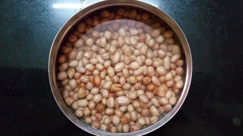অঙ্কুরিত চিনাবাদামঅঙ্কুরিত চিনাবাদামও প্রোটিনের একটি দুর্দান্ত উৎস। এর আশ্চর্যজনক উপকারিতা রয়েছে। চিনাবাদাম অঙ্কুরিত করার পদ্ধতিটি ছোলার মতোই। আপনি এটি ৬ থেকে ৮ ঘণ্টা ভিজিয়ে রাখুন এবং তারপর এটি পান করুন।
