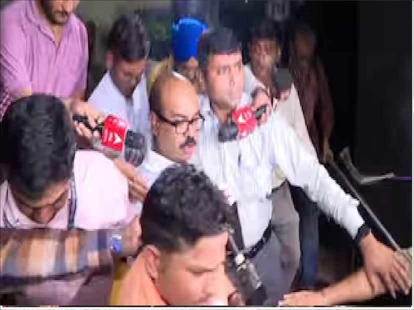 আরজি করের ঘটনায় প্রথম যখন একজন সাব-ইন্সপেক্টরকে ঘটনাস্থলে পাঠানো হয়েছিল তারপরেই কেন স্বতঃপ্রণোদিত মামলা করা হল না? 