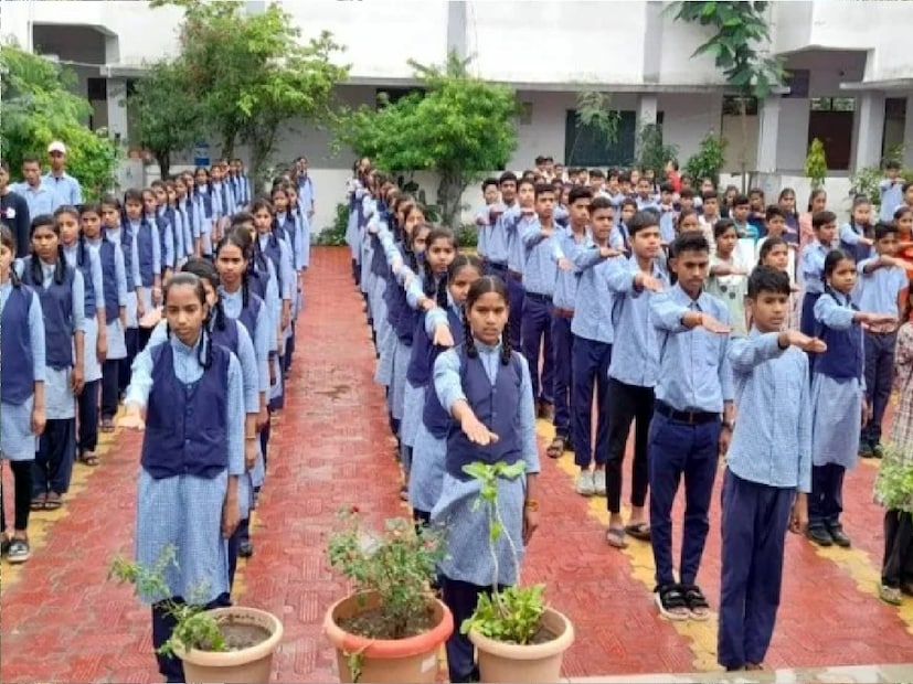 সিএম রাইজ স্কুল ভিনোবা হল সরকারি স্কুল। 