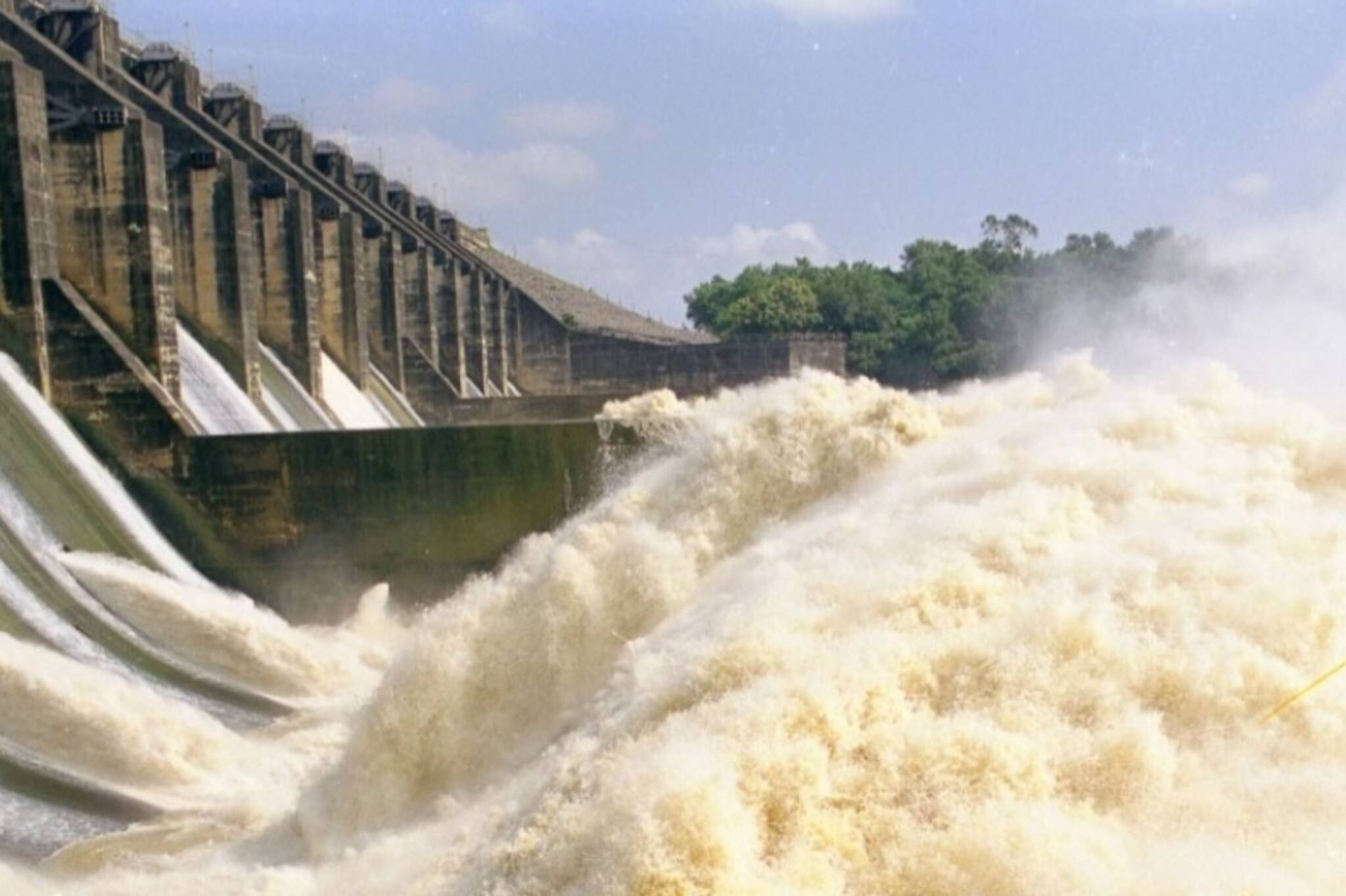 এই ৪ জলাধারের কারণেই কী ভাসছে বাংলা? বন‍্যার জন‍্য কেন দায়ী ড‍্যাম?