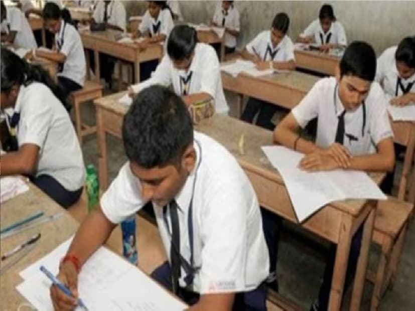 ২০২৩–২৪ শিক্ষাবর্ষে উচ্চমাধ্যমিক ছাত্রছাত্রীদের উপকার হবে। পড়ুয়াদের ডিজিটাল শিক্ষায় এগিয়ে নিয়ে যেতে এই ট্যাব দেওয়া হচ্ছে। একাদশ এবং দ্বাদশ শ্রেণির ছাত্রছাত্রীদেরও এই অর্থ দেওয়া হচ্ছে।