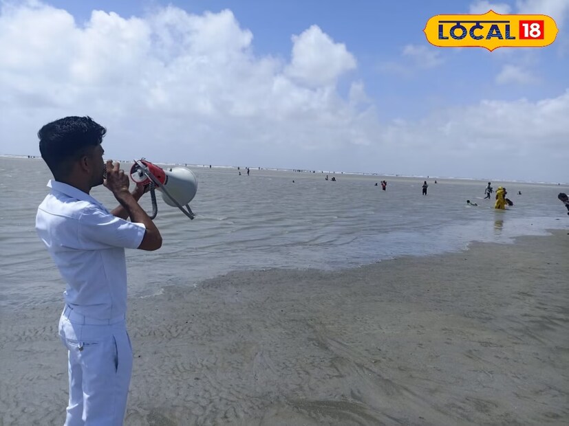 : আজকেই উপকূলে আছড়ে পড়বে গভীর নিম্নচাপ।  সেজন্য উপকূলীয় এলাকায় জারি হয়েছে সতর্কতা। ইতিমধ্যে উপকূলরক্ষী বাহিনীর পক্ষ থেকে করা হয়েছে মাইক প্রচার।ভোররাত থেকেই দুর্যোগ শুরু হয়েছে দক্ষিণ ২৪ পরগনায়। গভীর নিম্নচাপের প্রভাবে আগামী কয়েকদিন প্রবল বৃষ্টি হওয়ার সম্ভবনা রয়েছে।