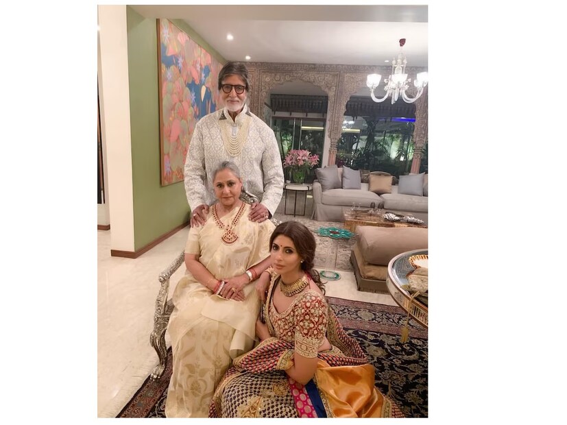 তরুণ কুমার জয়া বচ্চন সম্পর্কে আরও বলেছিলেন, তিনি চঞ্চল মনের মানুষ নন। ও খুব শক্তিশালী প্রকৃতির একজন ব্যক্তি। ছোটবেলা থেকেই সে এমনই। কেন তাঁরা একত্রিত হয়েছিল তা বলা আমার পক্ষে কঠিন। তিনি বলেছিলেন যে অমিতাভ জয়ার মাকে ফোন করেছিলেন এবং বিয়েতে অংশ নিতে মুম্বই আসার অনুরোধ করেছিলেন। Photo Courtesy-Instagram@shwetabachchan