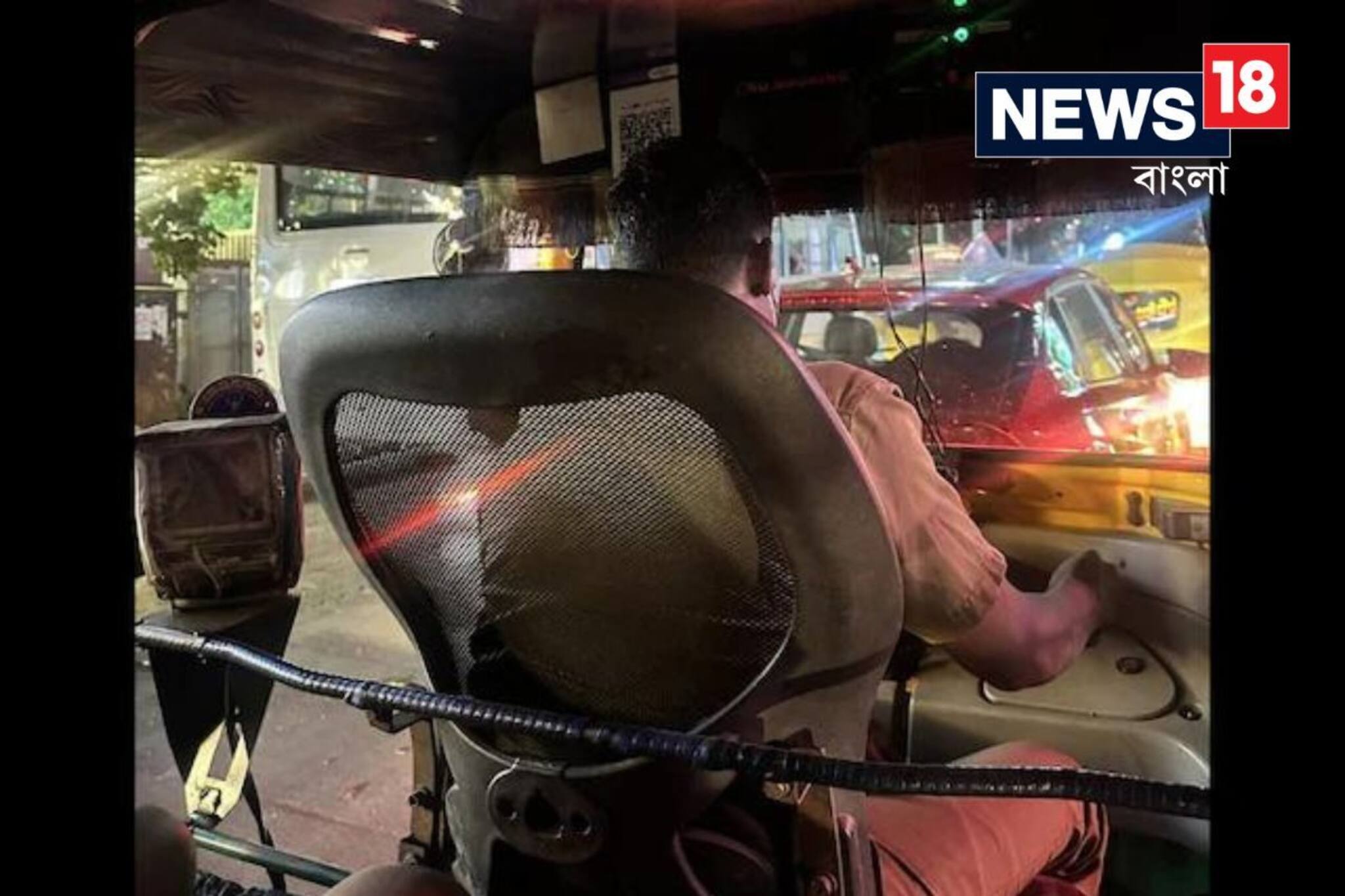 অটোয় কর্পোরেট অফিসের চেয়ার! বেঙ্গালুরু অটোচালকের কান্ড ভাইরাল