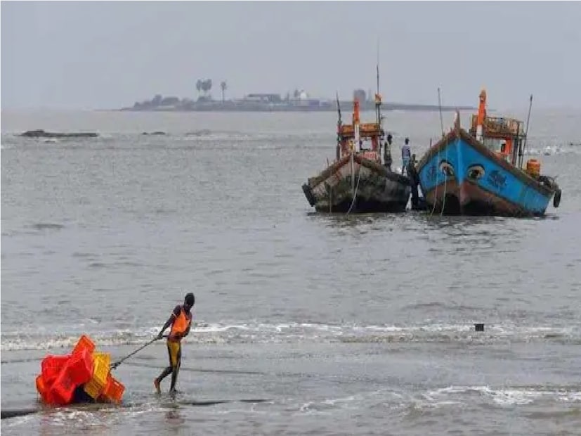 ৩টি ভারতীয় মডেলের একটি সমীক্ষা স্পষ্টভাবে বঙ্গোপসাগরে ঘূর্ণিঝড় তৈরির ইঙ্গিত দেয়। সমস্ত ভারতীয় মডেল, আজকের মতো, সিস্টেমটিকে খুব তীব্র ঘূর্ণিঝড়ে পরিণত হতে দেখছে না। বাতাসের গতিবেগ প্রায় ৬৫-৮০ কিমি প্রতি ঘণ্টা হবে।