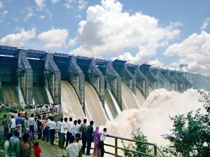 জল ছাড়ার পরিমাণ বাড়াল ডিভিসি। সোমবার সন্ধে থেকে মঙ্গলবার সকাল পর্যন্ত ১,৪৯,০০০ কিউসেক জল ছাড়ল ডিভিসি। দক্ষিণবঙ্গের একাধিক জেলা জলমগ্ন হওয়ার আশঙ্কা। 