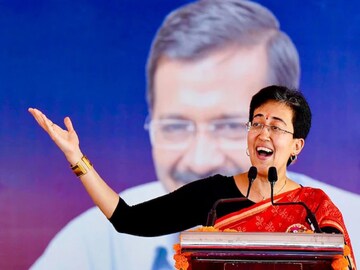 কেজরিওয়ালের পরে দিল্লির কুর্সিতে শপথ নিলেন অতীশি! দেশের কনিষ্ঠতম মুখ্যমন্ত্রী তিনিই