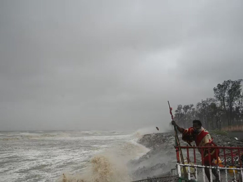 প্রকাশিত তথ্যে দেখা গিয়েছে বন্যা এবং বৃষ্টিপাতের ফলে প্রাণ গিয়েছে ৮৯৫ জন মানুষের। আর বাকি ৫৯৭ জনের মৃত্যু হয়েছে প্রবল ঝড় এবং বজ্রপাতের কারণে। 