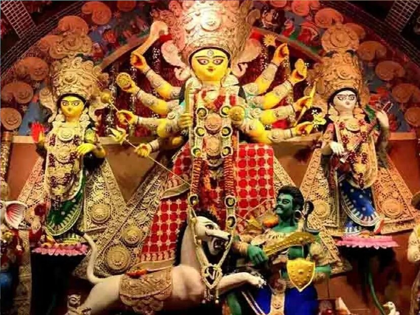মহানবমী উপলক্ষে ১১ অক্টোবর শুক্রবার সারা দেশেই ছুটি থাকবে। বন্ধ থাকবে সব স্কুল-কলেজ ও সরকারি দফতর।