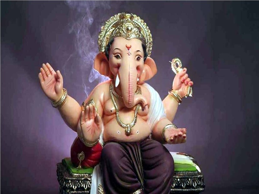 ভগবান গণেশের মূর্তিটি এমন হওয়া উচিতগণপতির বাম কাণ্ডে চন্দ্রের প্রভাব রয়েছে এবং চাঁদের প্রকৃতি যেমন শান্ত, শীতল ও কোমল, তেমনি বাম কাণ্ডের গণপতি শ্রী, লক্ষ্মী, আনন্দ, সুখ, সমৃদ্ধি, খ্যাতি ও সমৃদ্ধির দাতা। Photo- Representative