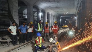 রাতারাতি বদলে গেল গিরিশ পার্কের মেট্রো লাইন