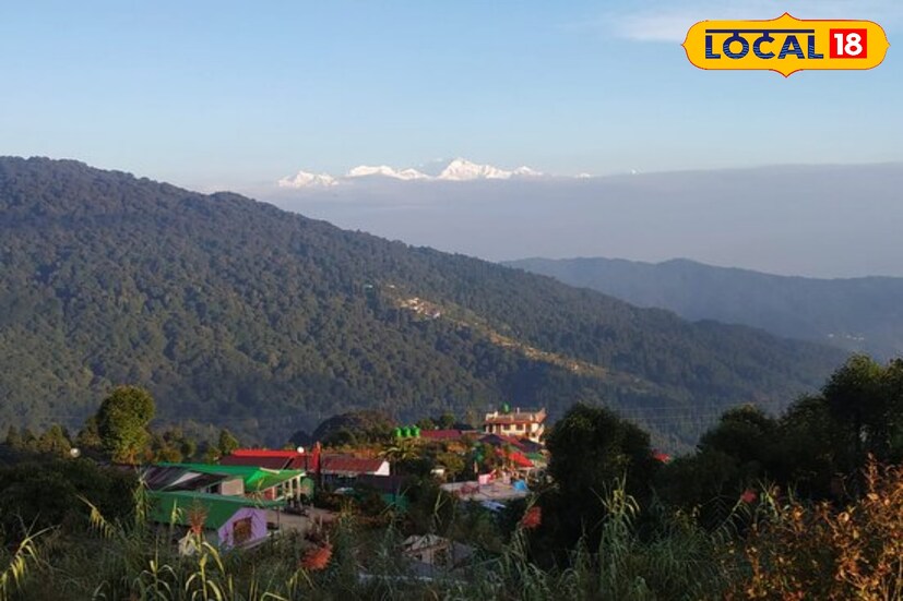 সকাল থেকেই শিলিগুড়ির রোদ ঝলমলে আকাশ । গরম খানিকটা বেড়েছে। আজ উত্তরের আকাশ পরিষ্কার । তবে পাহাড়ে আংশিক মেঘলা থাকবে।