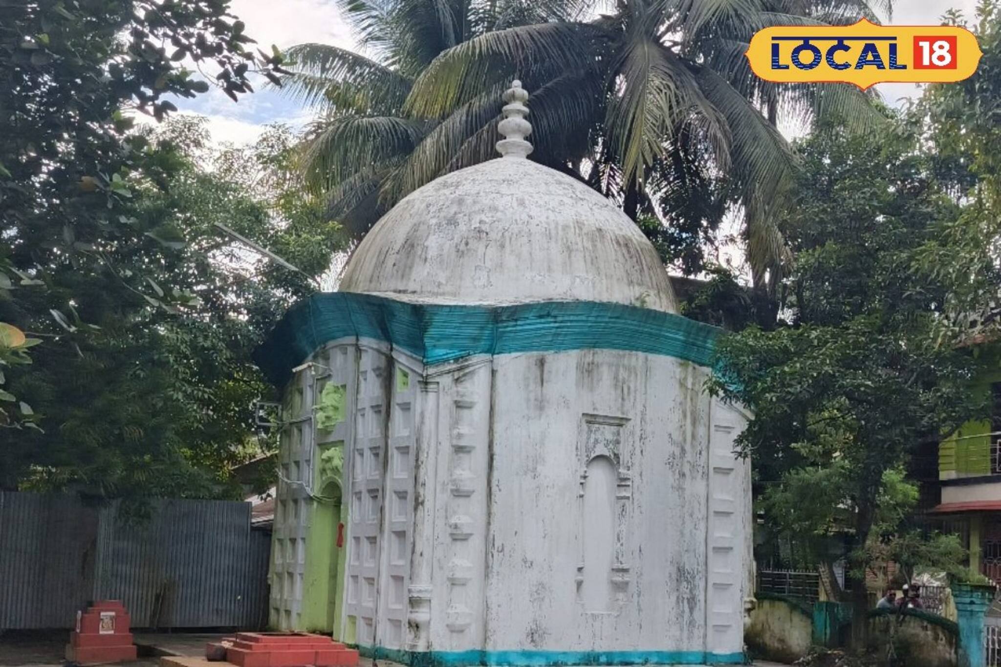 প্রকৃতি ও ইতিহাসে ডুব দিতে হলে ছোট্ট ছুটিতে আসুন কোচবিহারের এই প্রাচীন মন্দিরে