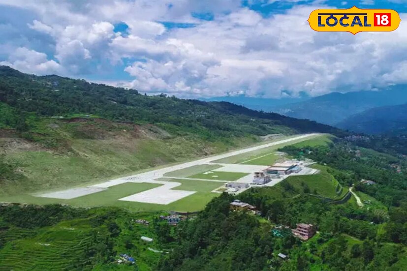 অক্টোবর থেকে পর্যটন মরশুম শুরু হচ্ছে। সিকিমের পাকিয়ং বিমানবন্দর থেকে দেশের বিভিন্ন শহরে উড়ান পরিষেবা চালু করতে চায় ইন্ডিগো বিমান সংস্থা। পুজোর আগেই এই উদ্যোগ নেওয়া হতে পারে। 