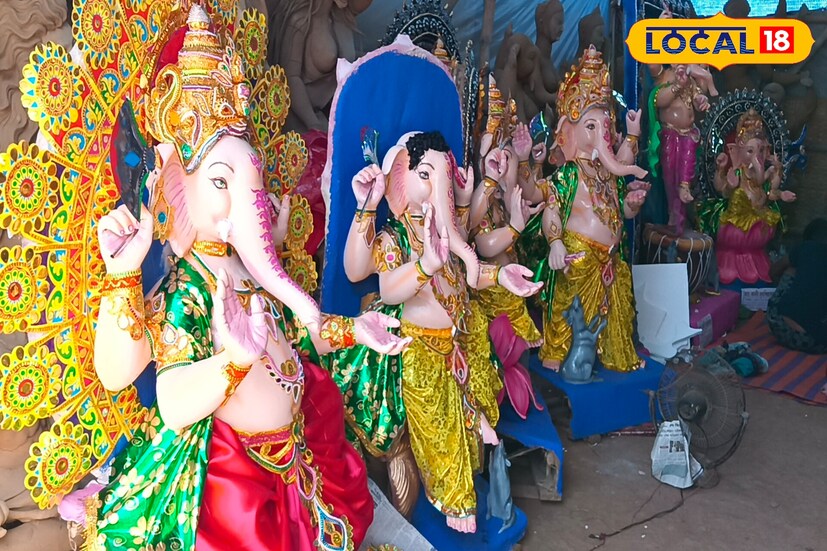 জয় কালী মৃৎশিল্পালয়ের প্রধান শিল্পী সঞ্জিত দাস ওরফে বুবাই জানিয়েছেন প্রায় ৪৫ দিন আগে থেকে গণেশ ঠাকুর গড়ার কাজ চলছে। এই বছর ১৮টি গণেশ তৈরি করা হয়েছে তাদের মৃৎশিল্পালয়ে।