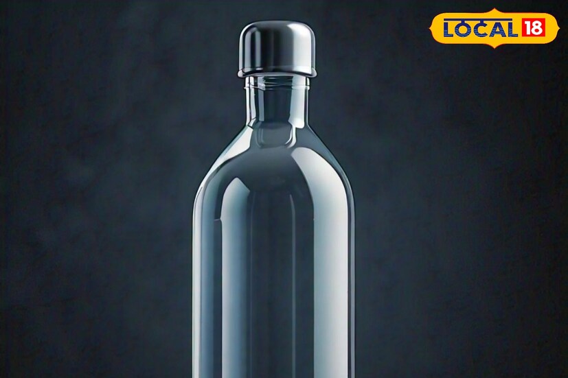 তাই ব্যস্ত এই প্রজন্মের কাছে সহজে পুজোর জল হাতে তুলে দিতে পারলেই কেল্লাফতে। এর জন্য আপনার বিভিন্ন মাপের কিছু ফাঁকা বোতল কিনতে হবে। চাইলে তাতে আপনার সংস্থার নাম লেভেলিং করতে পারেন। খুব সহজে আপনি অনলাইন থেকে পাইকারি রেটে এই বোতল কিনতে পারবেন।