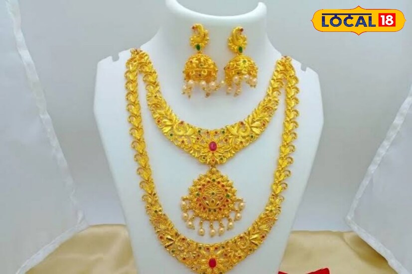 অনেক সময় অনেকেই নিজের অলঙ্কার অন্য কাউকে ব্যবহার করতে দেয়। কিন্তু, জানেন কি ভাদ্র মাসে নিজের অলঙ্কার অন্য কাউকে ব্যবহার করতে দিতে নেই। এটি অশুভ মনে করা হয়।