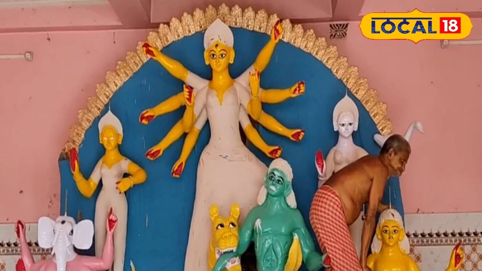 তোপধ্বনি বিলুপ্ত হলেও চলছে পুরনো প্রথা! গ্রামের এই দুর্গাপুজোর বয়স পেরিয়েছে ৫০০