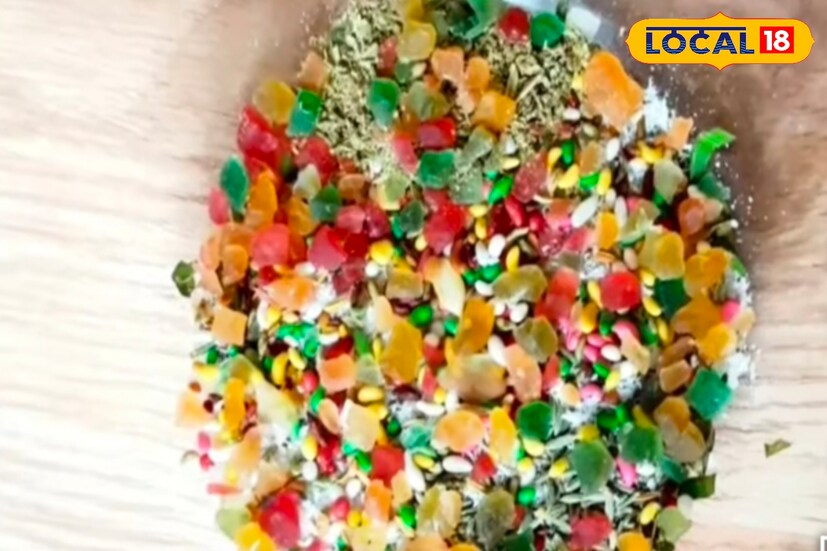 তিনি বলছেন, খুব কম বিনিয়োগ এই ব্যবসা শুরু করা যাবে। যে সমস্ত কাঁচামালগুলি ব্যবহার করা হবে, সেগুলির দামও খুব বেশি নয়। বাড়িতে সকলেই এই প্রোডাক্ট তৈরি করতে পারবেন। তারপর প্যাকেটজাত করে বিক্রি করলে মোটা টাকার লাভ।